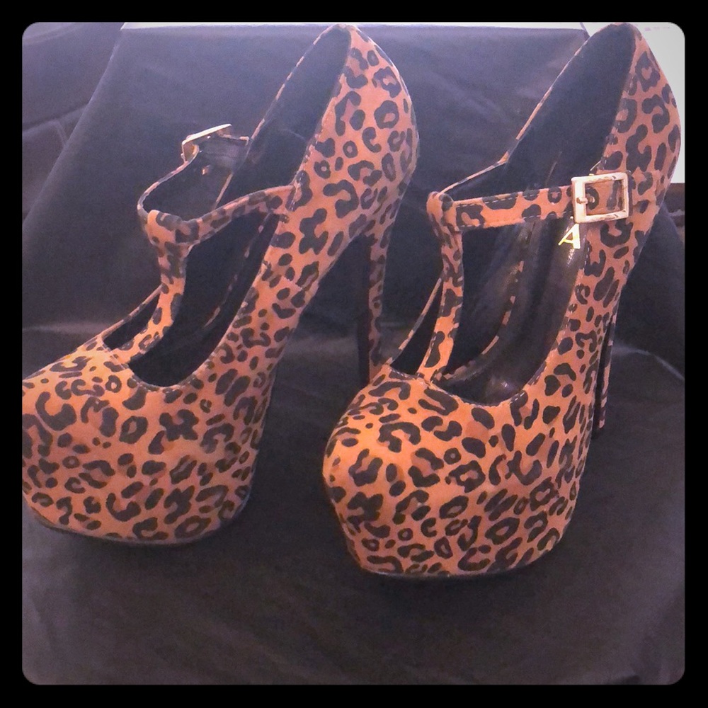 NWOT Leopard Platforms 🐆